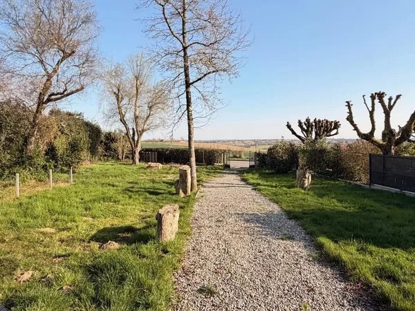 Terrain diffus de 1237 m² constructible