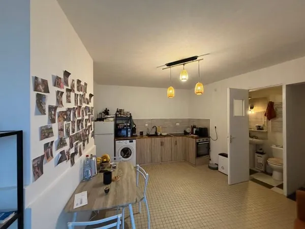 Appartement T2 rénové et vendu loué 420€ en meublé