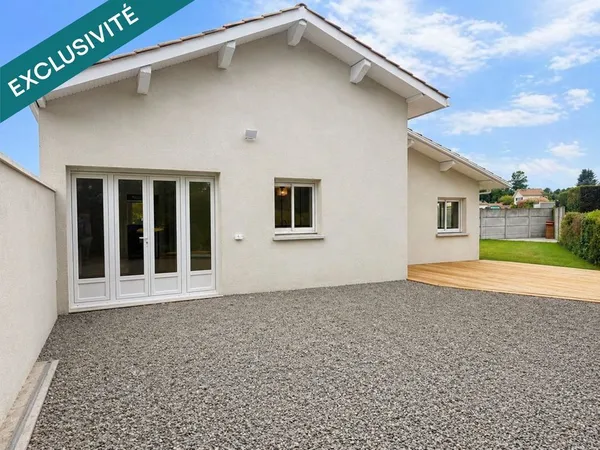Maison de 65 m² refaite à neuf, prête à vivre.