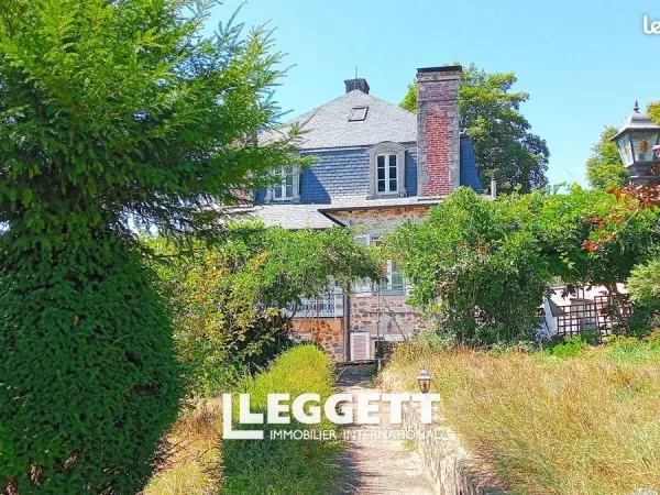 Maison 11 pièces 345 m²