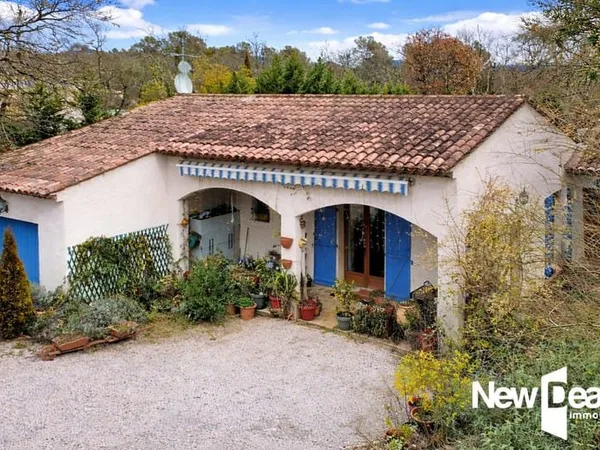 FAYENCE_ Jolie maison de 135 m² de plain pied sur un terrain de 2000 m²
