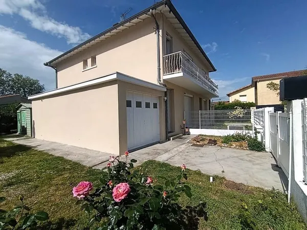 PORTET Village centre Appartement T4 97 m2 avec jardin pr
