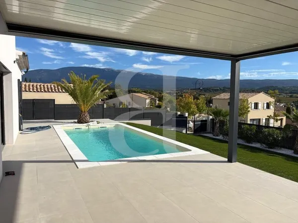 Villa neuve avec vue, proche Bedoin très belles prestations