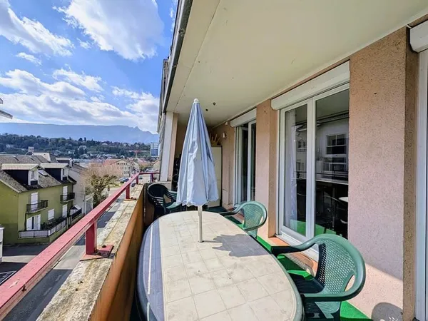 Appartement Aix Les Bains 3 pièces au centre ville - dernier étage