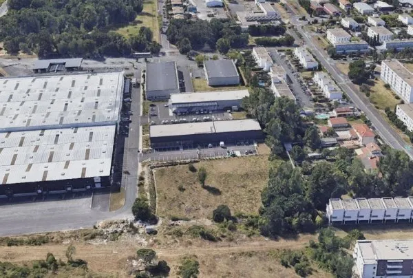 Local commercial 900 m²