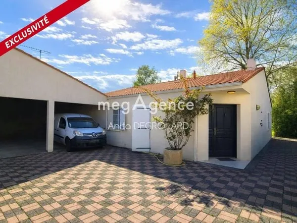 Maison de plain-pied 5 pièces 141 m²