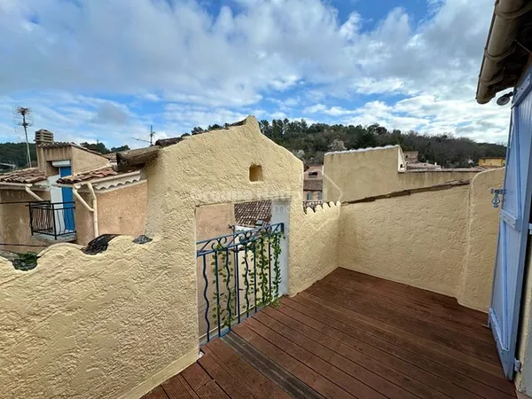 Maison de village 3 pièces + terrasse + cave - 47.61 m2 - LE LUC