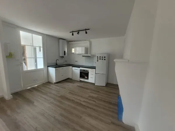 A LOUER - APPARTEMENT 2 BORDEAUX PROCHE VICTOIRE