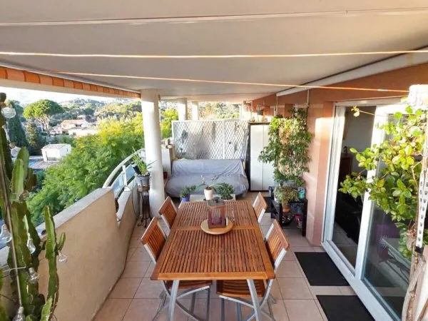 Sur la commune du Cannet, 3 pièces terrasse cave