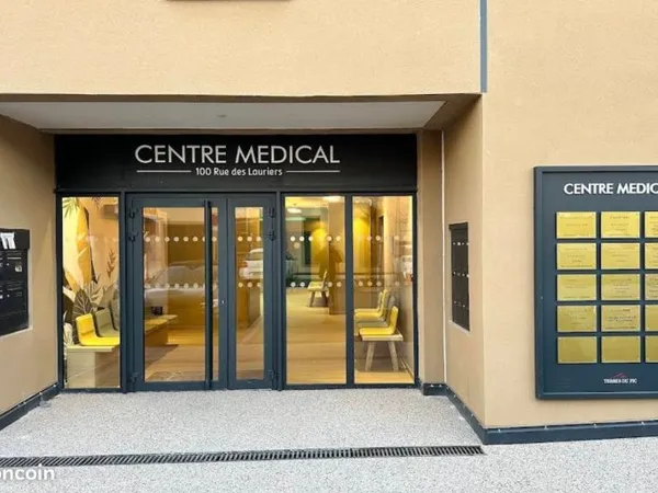 Bureau dans pôle médical