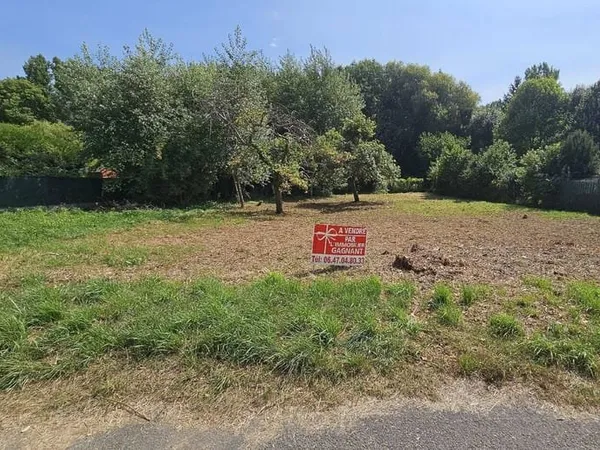 Terrain constructible 673 m²