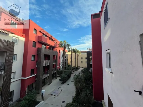 VENTE GRAND TYPE 2 DANS RESIDENCE RECENTE QUAI DE BOSC A SET