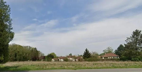Terrain à bâtir de 700 m² à BEHOUST (78)