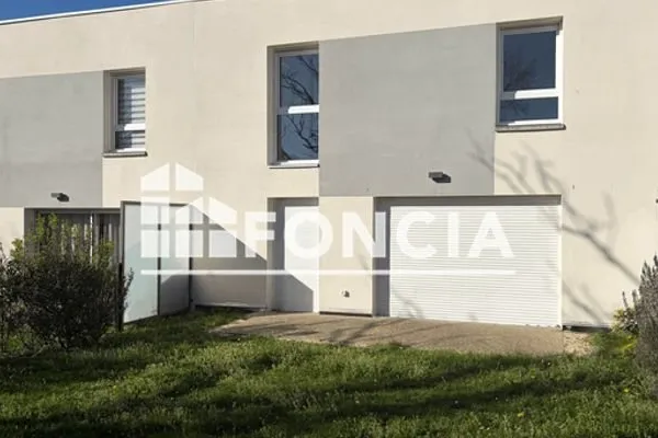 Maison Location Vannes 5p 96m² 1300€