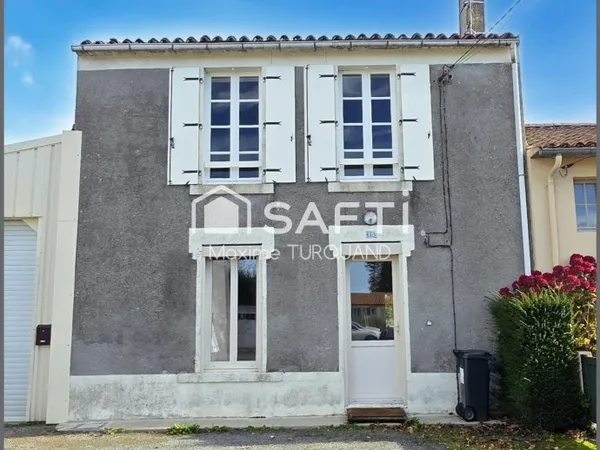 Maison 60m², 2 chambres, 130m² de terrain.