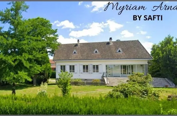 Maison 4 chambres 200 m², Double garage Terrain clos 2730 m²