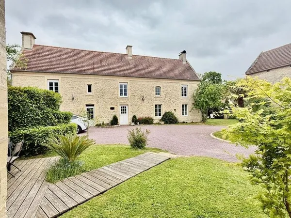 Villa 16 pièces 370 m²