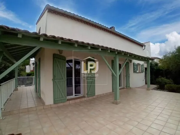 Maison 7 pièces 250 m²