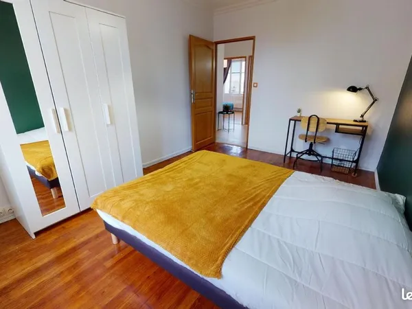 Chambre 5 pièces 78 m²