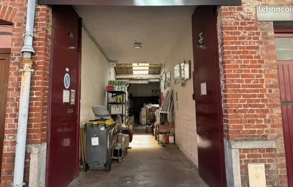 A loué entrepôt ou local commercial