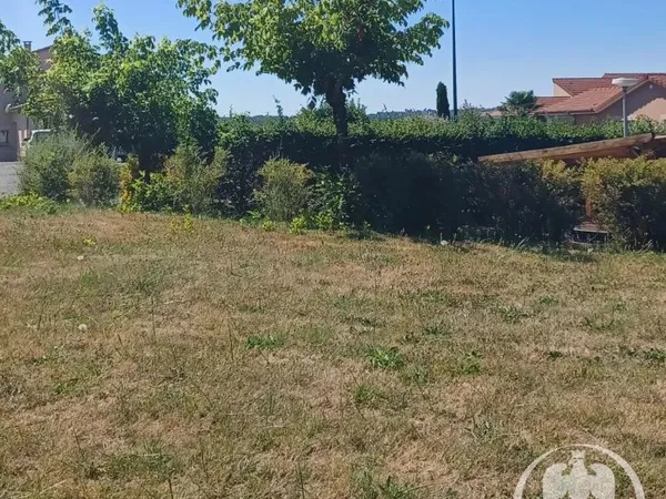 Un magnifique terrain à Creuzier-le-Vieux