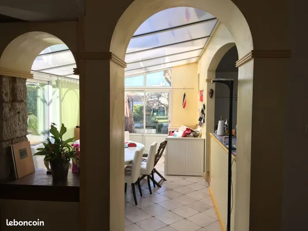 Colocation dans maison meublée avec jardin et terrasse - proche centre-ville, parking gratuit