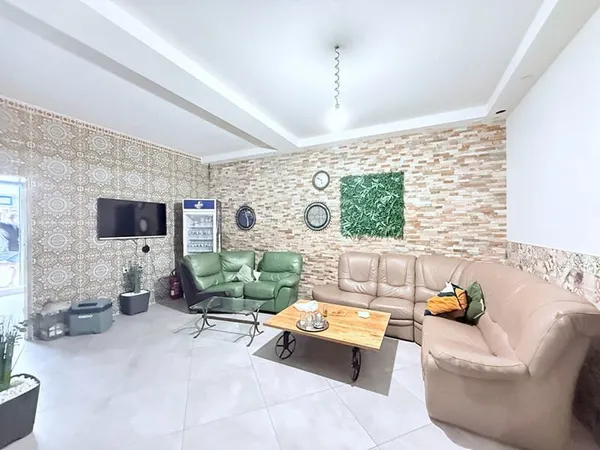 Local commercial Beziers 194.09 m2