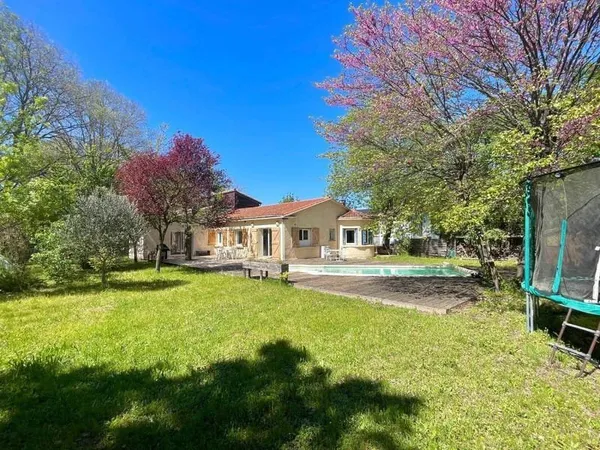Maison 7 pièces 203 m²
