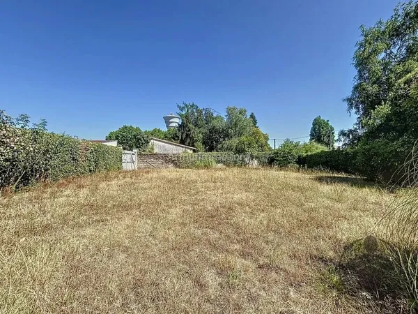 Terrain constructible - Centre-ville Coutras