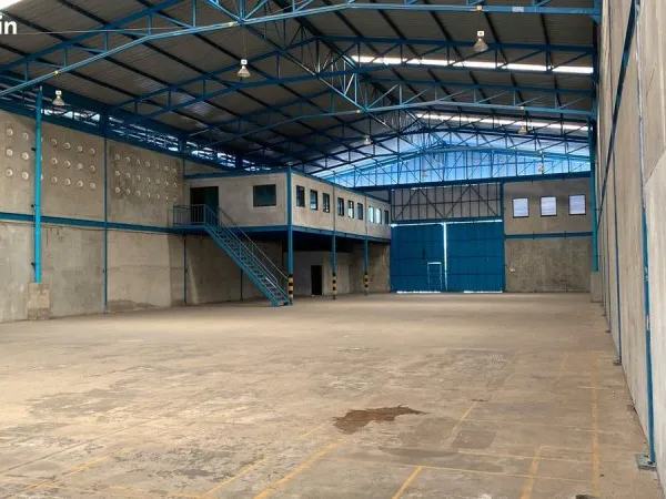 Local d activite / entrepôt + bureaux bruts - zone la croix verte montpellier