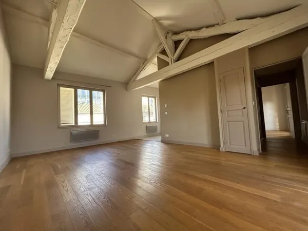 APPARTEMENT T2bis - CENTRE VILLE - SENTINI