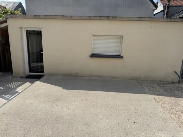 Description : Meublé 19m2 bien entretenu, refait à neuf aout