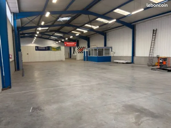 Local 500 m² SAINT ETIENNE