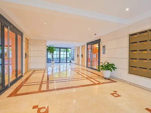 PARIS XII Appartement. PMR. Professions libérales autorisées