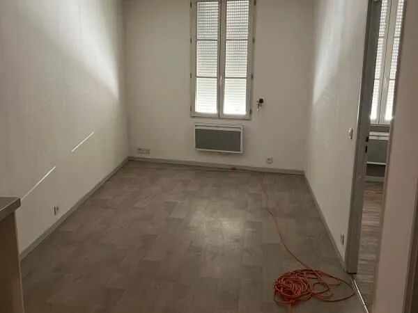 Appartement à louer nu, 1 chambre, Saintes
