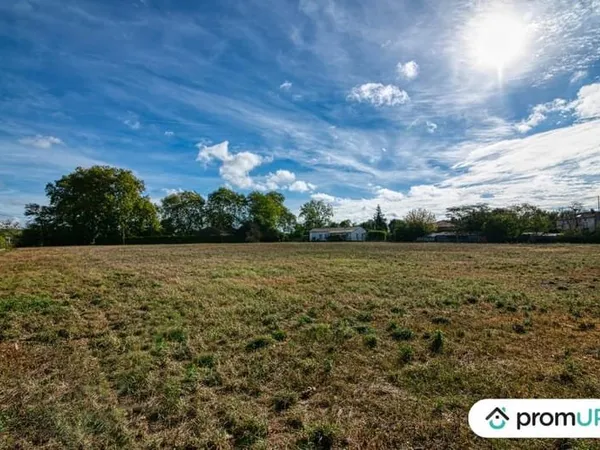 Terrain constructible 8674 m2 à Cintegabelle