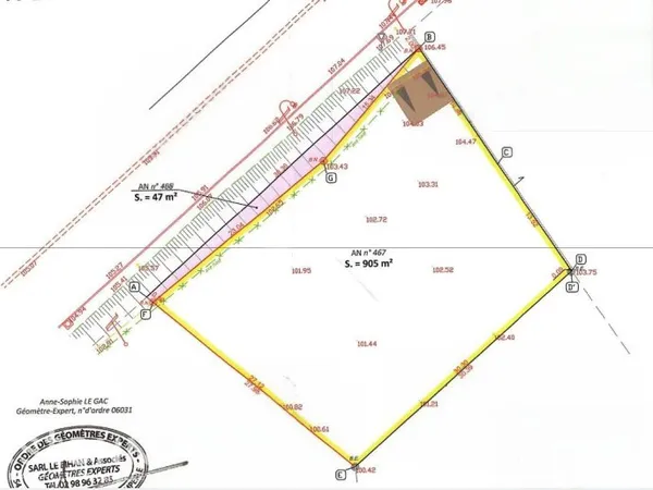 QUIMPERLE, Terrain constructible 905m², hors lotissement
