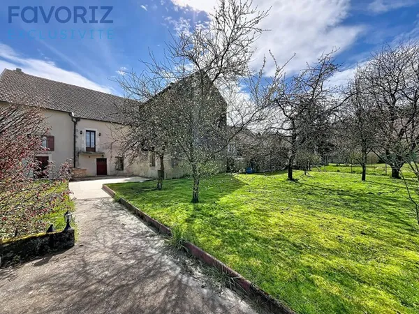 Maison 6 pièces 225 m²