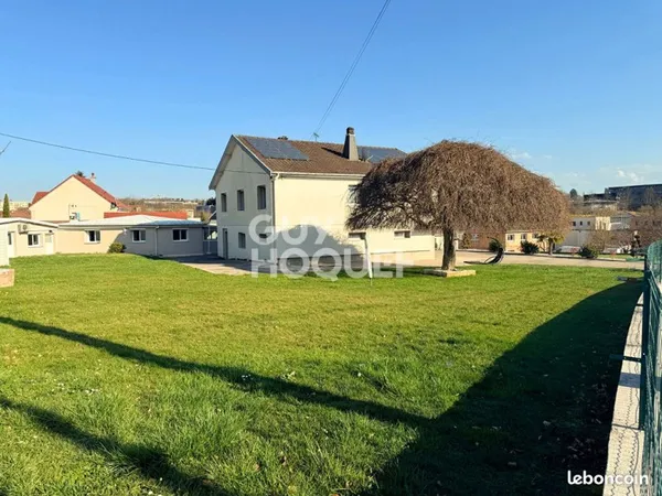 Propriété 8 pièces 253 m²