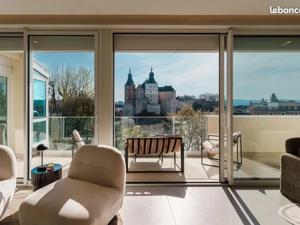 ✨ Résidence des Princes - Appartement d'exception à Montbéliard ✨ 🏰 Vue imprenable sur le château