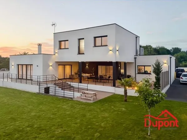 Villa 5 pièces 230 m²
