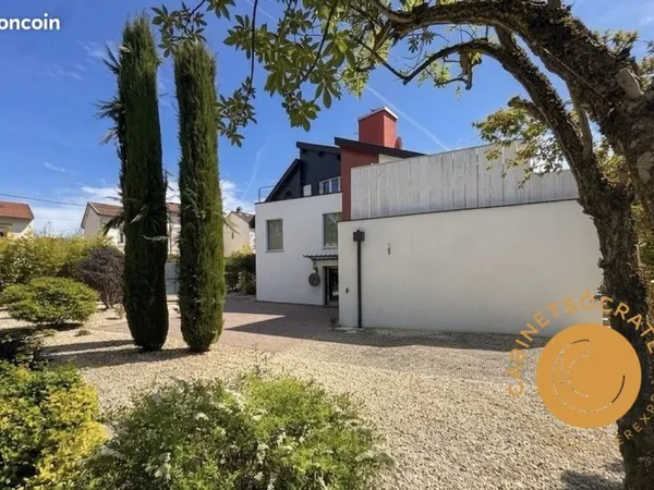 Maison 6 pièces 231 m²