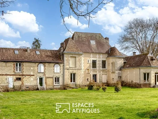 Domaine de prestige du XVIème siècle à restaurer