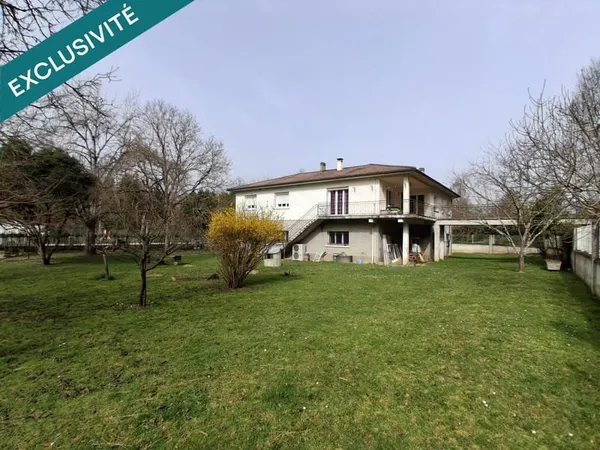 Maison familiale 180m2, 6 chambres sur parcelle 3000m2.