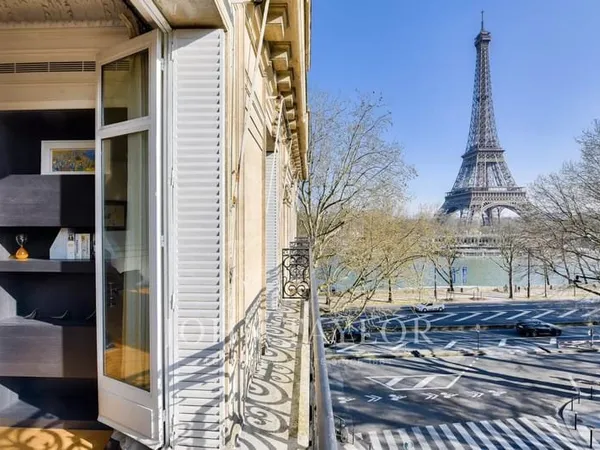 Vues exceptionnelles sur la Tour Eiffel et les Jardins du Trocadéro