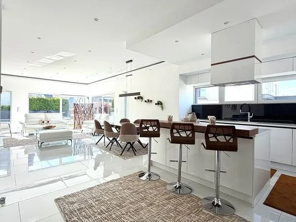 Villa 5 pièces 154 m²