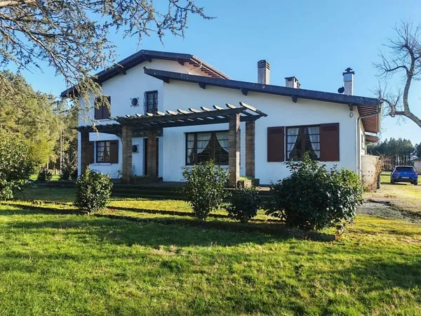 Maison de caractère à rénover 6 chambres terrain 3400m2