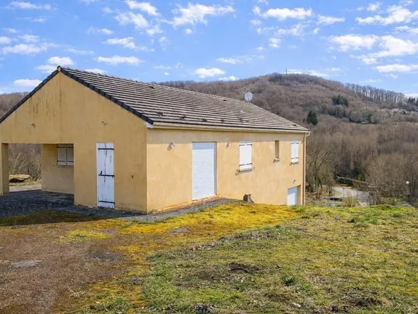 GRANDE VILLA AVEC VUE IMPRENABLE SUR 1319 m² DE TERRAIN