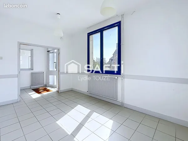 Bureaux 158 m² LES PIEUX