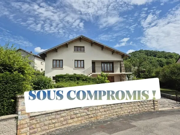 Maison Vesoul 94 m2 + 50 m2 à aménager sur 658 m2 de terrain